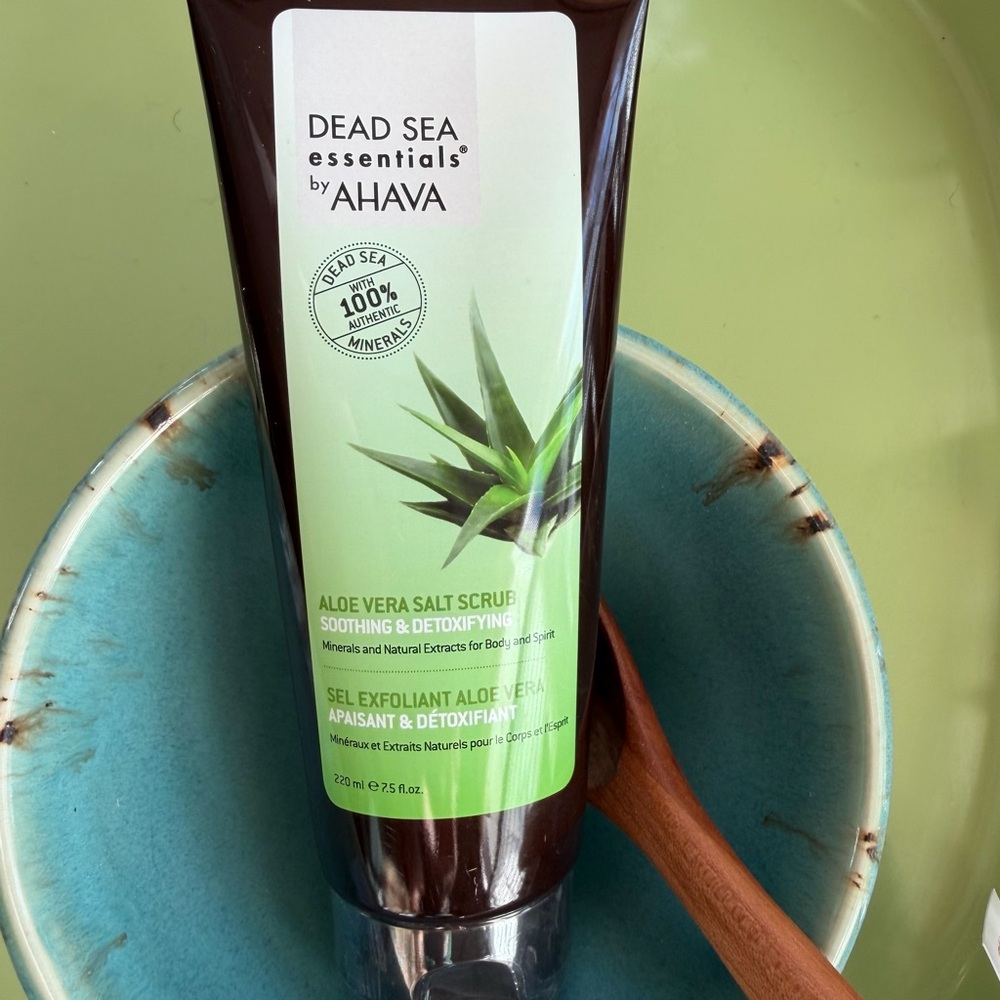NEW! AHAVA Dead Sea Essentials Aloe Vera Scrub 7.5 oz / 220 ml